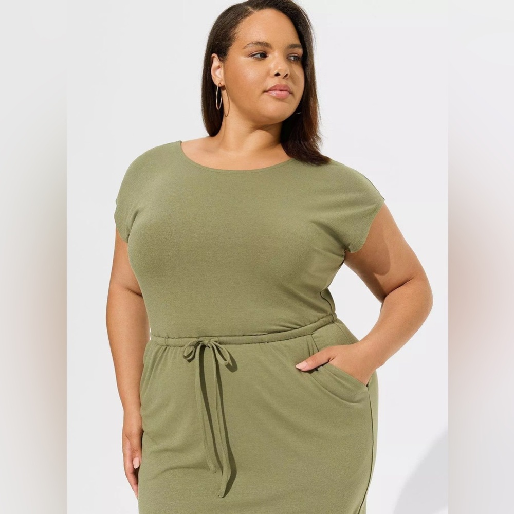 **Brand New** Torrid Olive Green Crisscross Back Midi Dress – Size 00 (10/M-L)